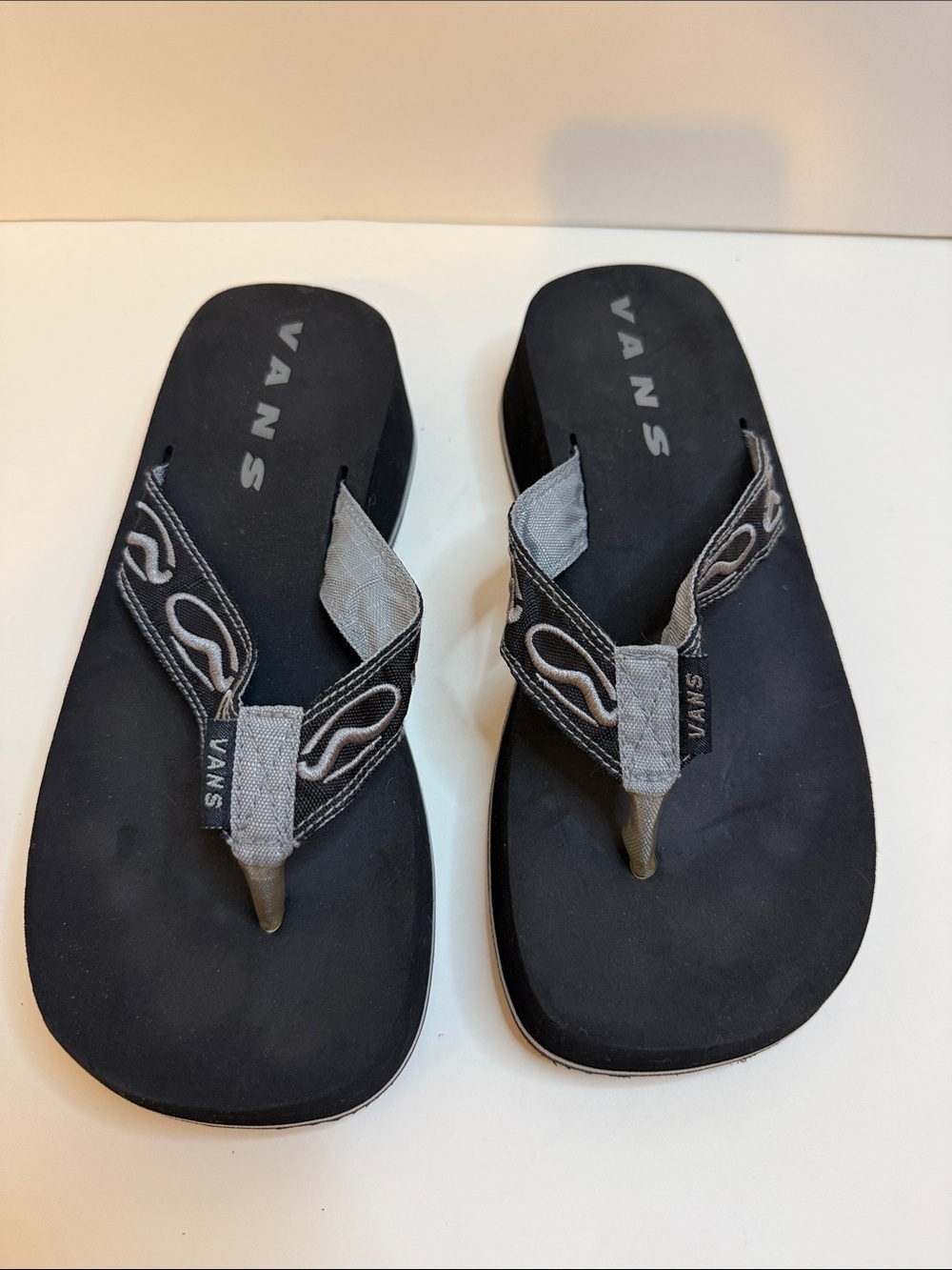 Vans summer size 7 vacation water safe flip-flops 2 inch heel to 1 inch platform